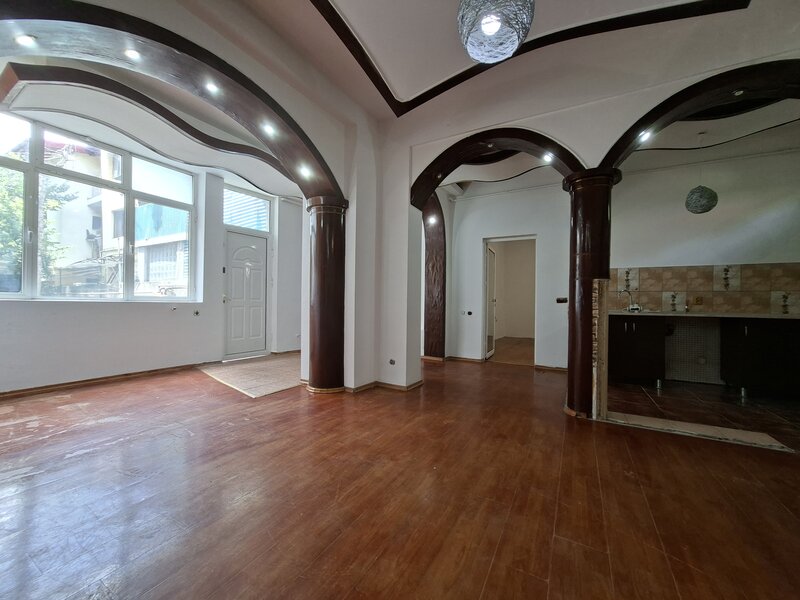 Piata Unirii, Calea Calarasilor, proprietar, vand casa P+M, 4 camere