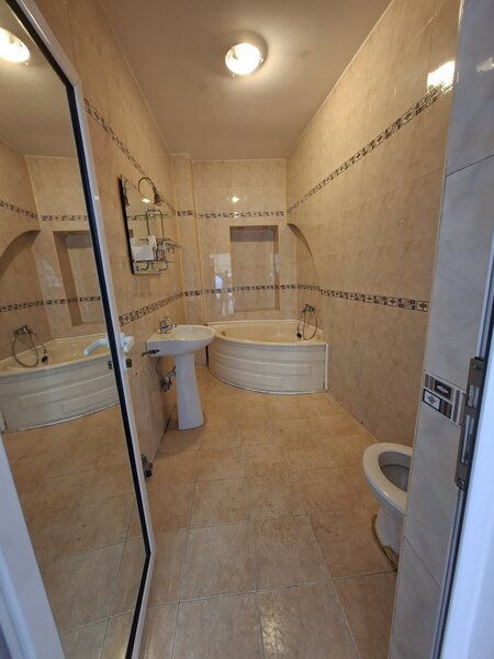 Piata Unirii, Calea Calarasilor, proprietar, vand casa P+M, 4 camere
