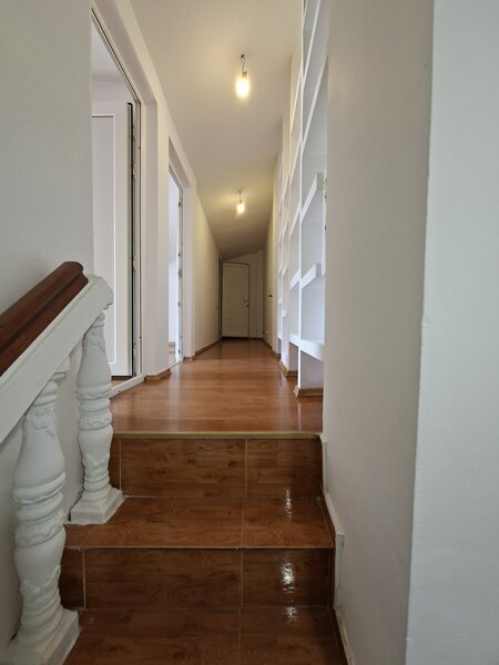 Piata Unirii, Calea Calarasilor, proprietar, vand casa P+M, 4 camere