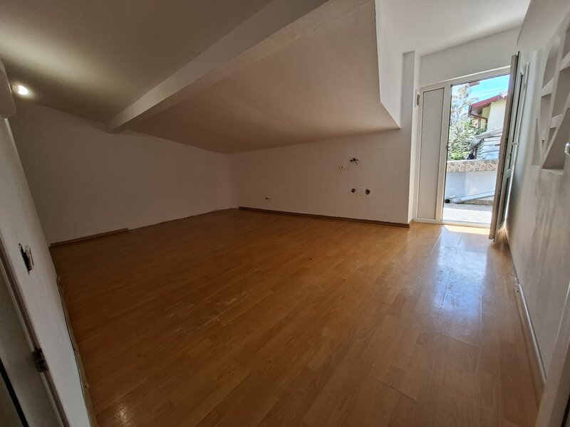 Piata Unirii, Calea Calarasilor, proprietar, vand casa P+M, 4 camere