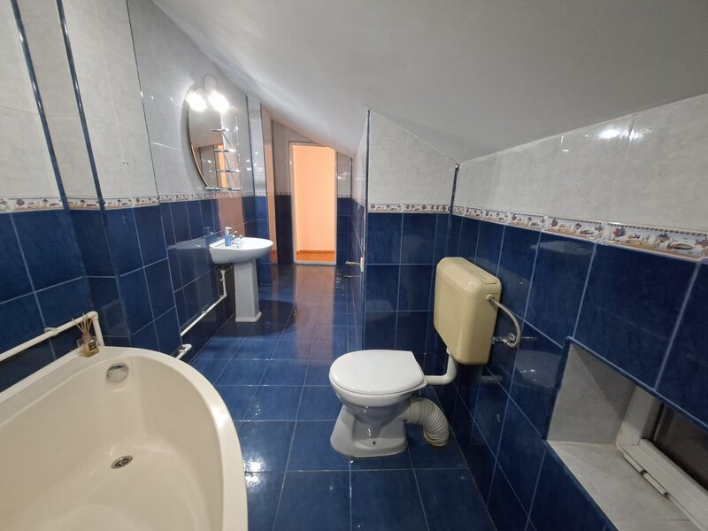 Piata Unirii, Calea Calarasilor, proprietar, vand casa P+M, 4 camere