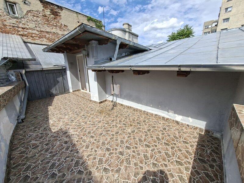 Piata Unirii, Calea Calarasilor, proprietar, vand casa P+M, 4 camere