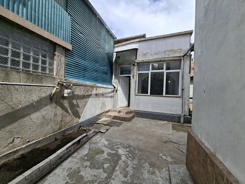 Piata Unirii, Calea Calarasilor, proprietar, vand casa P+M, 4 camere